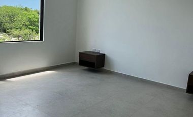 CASA EN VENTA EN PRIVADA XCANATUN, MERIDA.