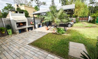 VENTA CASA DOS DORMITORIOS EN RICARDONE. PILETA