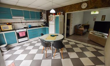 VENTA CASA DOS DORMITORIOS EN RICARDONE. PILETA