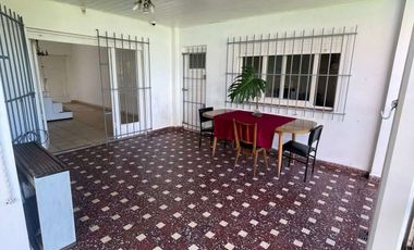 Casa  a pasos del mar  gran parque en Punta Mogotes