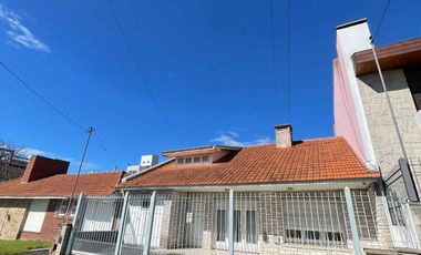 Casa  a pasos del mar  gran parque en Punta Mogotes