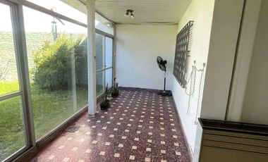 Casa  a pasos del mar  gran parque en Punta Mogotes