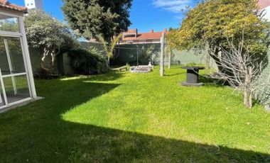 Casa  a pasos del mar  gran parque en Punta Mogotes