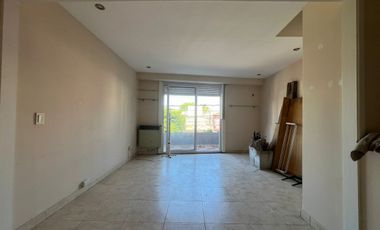 Departamento en Venta Ciudadela / 3 de Febrero (A004 4605)