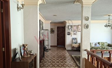 Venta de casa en Jardines en La Montaña ¡Amplia residencia en fraccionamiento con acceso controlado!