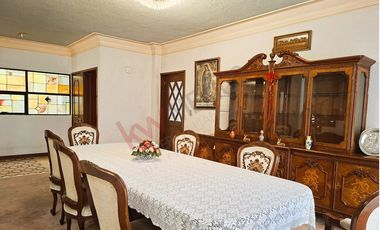 Venta de casa en Jardines en La Montaña ¡Amplia residencia en fraccionamiento con acceso controlado!