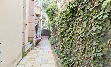 Venta de casa en Jardines en La Montaña ¡Amplia residencia en fraccionamiento con acceso controlado!