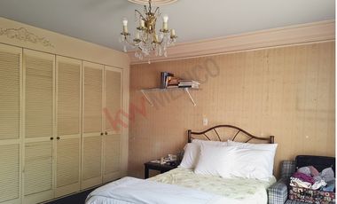 Venta de casa en Jardines en La Montaña ¡Amplia residencia en fraccionamiento con acceso controlado!