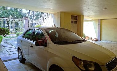 Venta de casa en Jardines en La Montaña ¡Amplia residencia en fraccionamiento con acceso controlado!