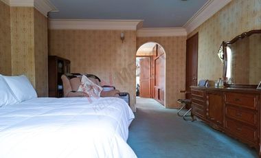 Venta de casa en Jardines en La Montaña ¡Amplia residencia en fraccionamiento con acceso controlado!