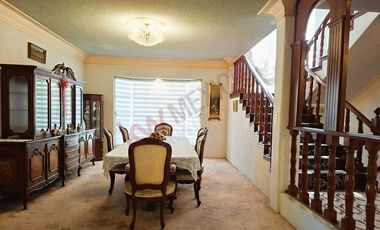 Venta de casa en Jardines en La Montaña ¡Amplia residencia en fraccionamiento con acceso controlado!