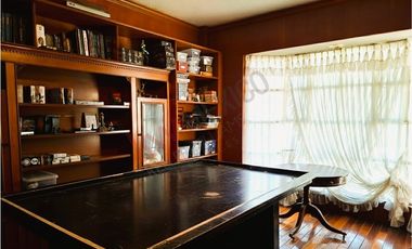 Venta de casa en Jardines en La Montaña ¡Amplia residencia en fraccionamiento con acceso controlado!