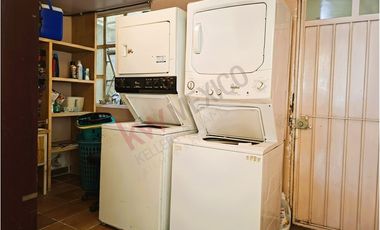 Venta de casa en Jardines en La Montaña ¡Amplia residencia en fraccionamiento con acceso controlado!