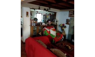 EN VENTA CASA CON AMPLIO TERRENO EN PIRQUE $ 220 MILLONES