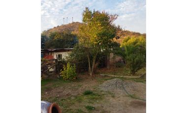 EN VENTA CASA CON AMPLIO TERRENO EN PIRQUE $ 220 MILLONES