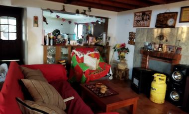 EN VENTA CASA CON AMPLIO TERRENO EN PIRQUE $ 220 MILLONES