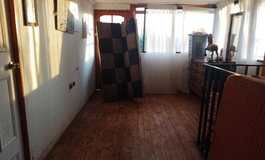 EN VENTA CASA CON AMPLIO TERRENO EN PIRQUE $ 220 MILLONES