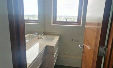 EXCLUSIVO PENTHOUSE EN LOS ÁNGELES, 300 M2 TOTALES!!!!