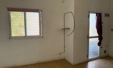 Casa PH de 3 amb. en 2 plantas con 2 baños y terraza. V.Alsina.LANUSO.EN VENTA. APTO CREDITO