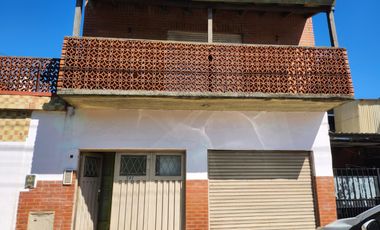 casa con dos locales