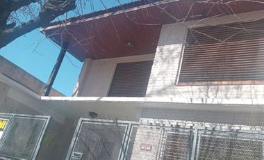 HERMOSA CASA A LA VENTA 4 DORMITORIOS