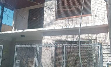 HERMOSA CASA A LA VENTA 4 DORMITORIOS