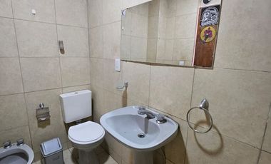 LINDO Y LUMINOSO PH 2 AMB EN 1° PISO CARAPACHAY