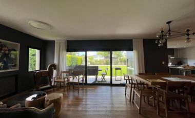 CASA EN VENTA EN FINCAS DE HUDSON CON PILETA