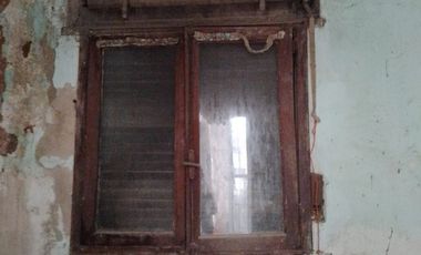 Amplia casa antigua a reciclar con facilidades