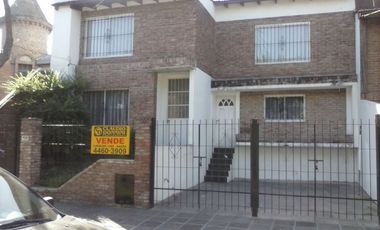 Chalet En 2 Plantas 6 Ambientes Ideal Hogar O Consultorios  Frente APza Belgrano