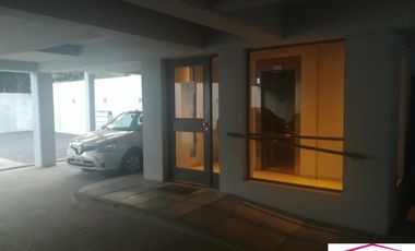 EXCELENTE DEPTO 2 AMB CON COCHERA Y PARRILLA PROPIA  Y COCHERA CENTRO DESAN FERNANDO LAVALLE 681