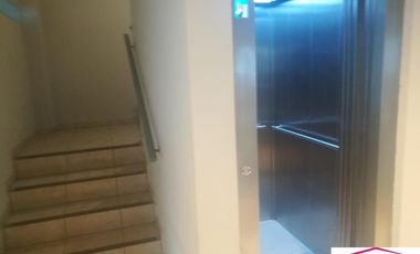 EXCELENTE DEPTO 2 AMB CON COCHERA Y PARRILLA PROPIA  Y COCHERA CENTRO DESAN FERNANDO LAVALLE 681