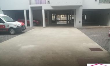 EXCELENTE DEPTO 2 AMB CON COCHERA Y PARRILLA PROPIA  Y COCHERA CENTRO DESAN FERNANDO LAVALLE 681