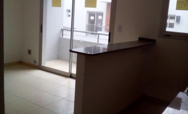 EXCELENTE DEPTO 2 AMB CON COCHERA Y PARRILLA PROPIA  Y COCHERA CENTRO DESAN FERNANDO LAVALLE 681