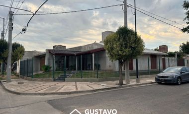 Venta casa refaccionada a nueva en barrio Las Palmas