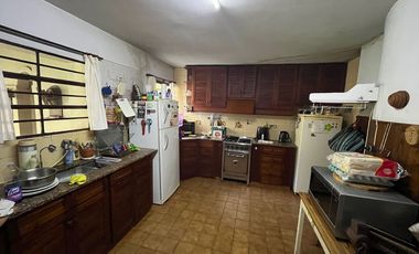 CHALET DE 5 AMB SOBRE IMPORTANTE LOTE