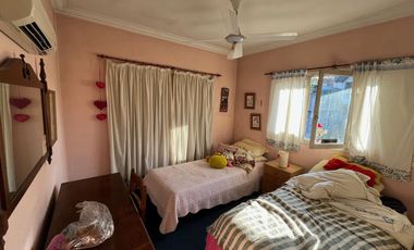 CHALET DE 5 AMB SOBRE IMPORTANTE LOTE