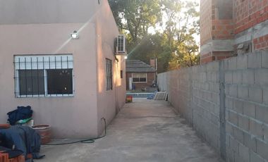 Casa con quincho y pileta Pilar, Del Viso