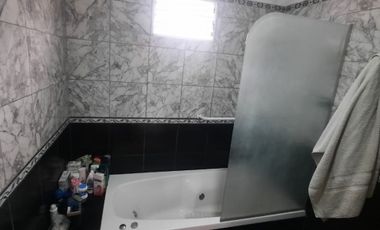 Casa con quincho y pileta Pilar, Del Viso