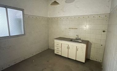 Lote con construccion en venta en Lanus Este