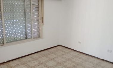 Alquiler PH tipo casa de 3 ambientes - frente - patio - La Tablada