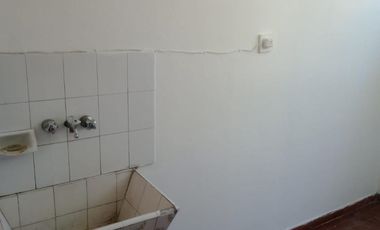 Alquiler PH tipo casa de 3 ambientes - frente - patio - La Tablada