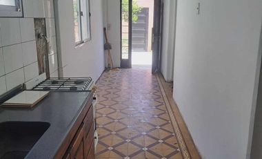 CASA TRES AMBIENTES CON COCHERA