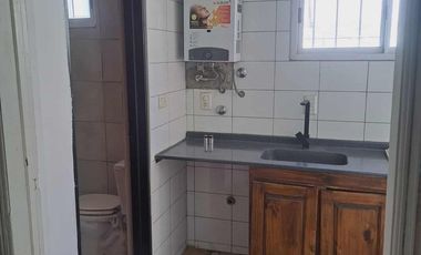 CASA TRES AMBIENTES CON COCHERA