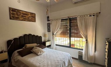 Casa Americana de 3 Ambientes con Gran Fondo Libre, garage, quincho y parrilla.