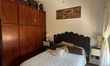 Casa Americana de 3 Ambientes con Gran Fondo Libre, garage, quincho y parrilla.