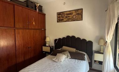 Casa Americana de 3 Ambientes con Gran Fondo Libre, garage, quincho y parrilla.