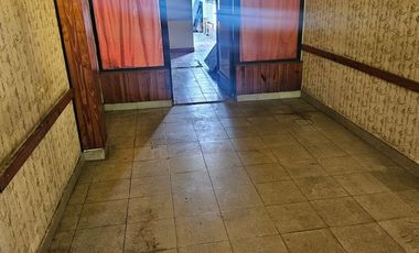 Casa americana 3 ambientes sobre lote de 10 x 22,85, con garage, fondolibre y terraza