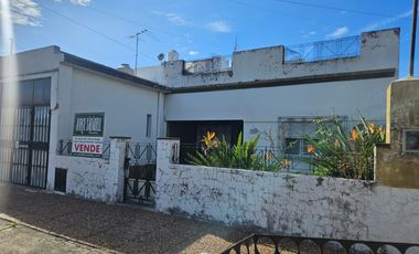 Casa americana 3 ambientes sobre lote de 10 x 22,85, con garage, fondolibre y terraza