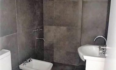 1 AMB. DIVISIBLE EN VENTA, ESCALADITA. EDIFICIO CON SUM,PISCINA,SOLARIUMY LAUNDRY. APTO CREDITO.